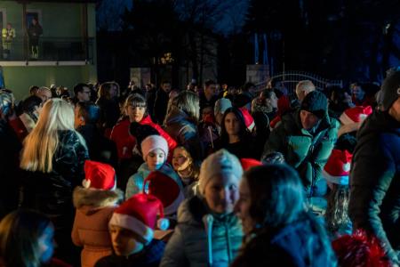 Prihod Dedka Mraza s spremstvom